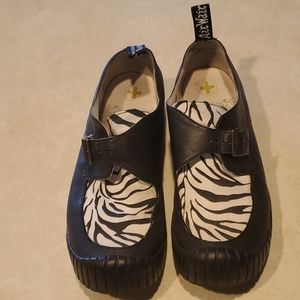 Doc Marten UK 6 EU 39 US 9 loafer